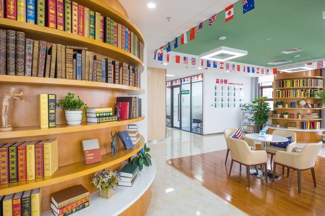 九月中發(fā)教育大廈恢弘起航，開啟教育綜合體新篇章